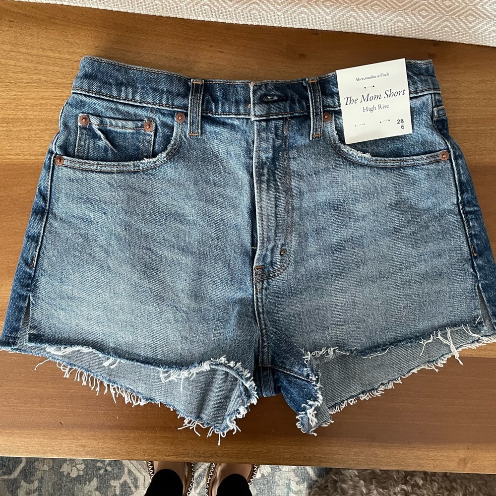 Abercrombie and Fitch Mom Short High Rise